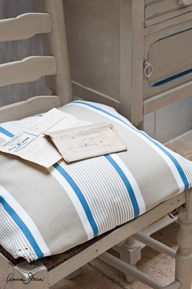 Annie Sloan Chalk Paint Liter - Country Grey.