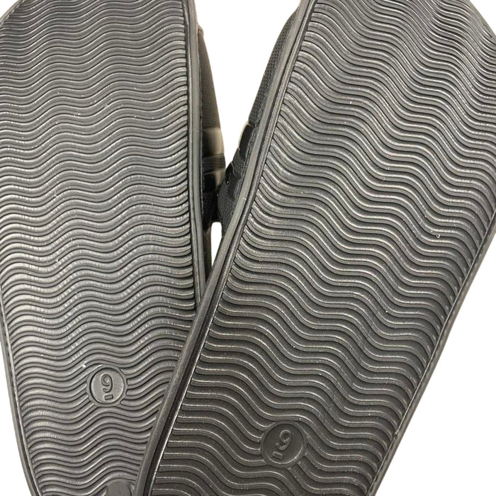 Black all in motion slides