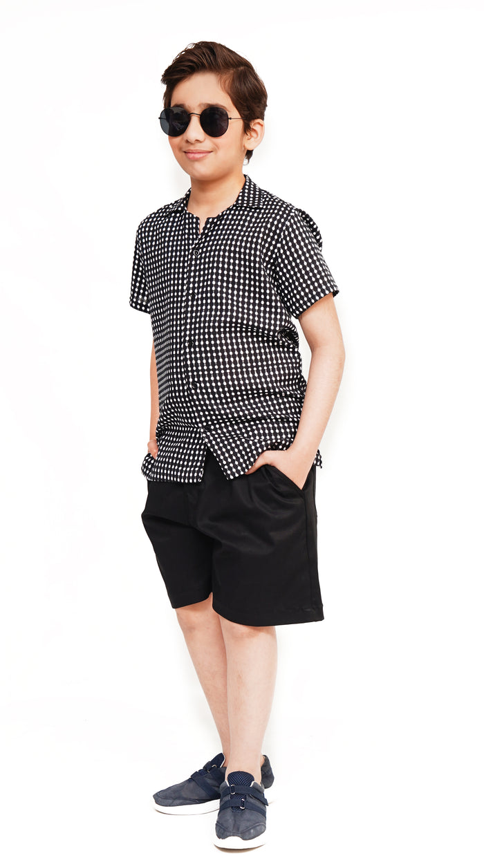 BLACK PRINT SHIRT AND BLACK TWIL NEEKER KID'S PAIR