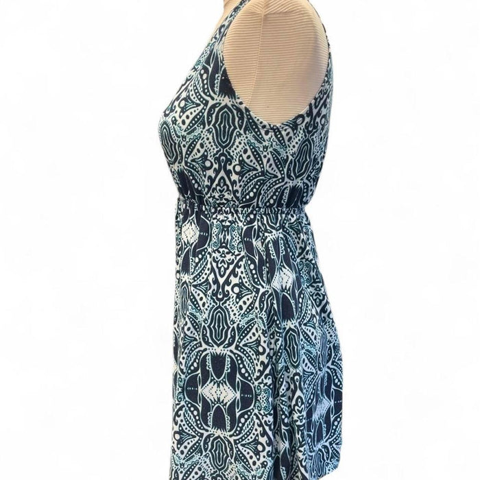 Blue and white geometric patterned