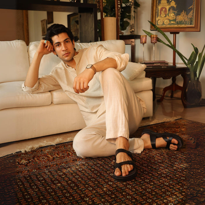 Embrace : Black Adjustable Sandal