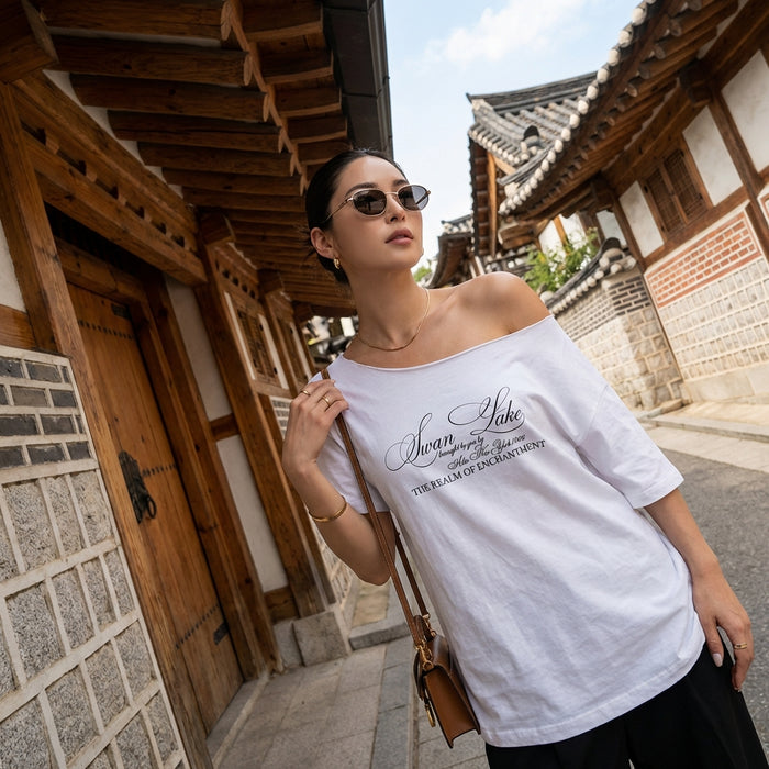 T-Shirt loose épaule dénudée imprimé mode streetwear - Koreanxwear