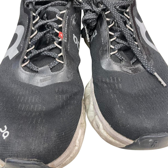 On cloud black trainers size 10.5