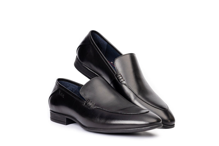 Onyx: Classic Black Slip-on