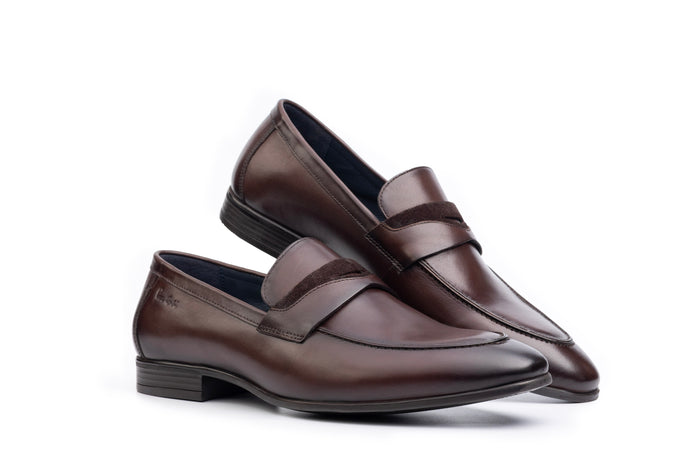 Onyx: Contemporary Brown Loafer