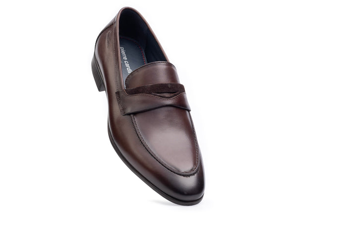 Onyx: Contemporary Brown Loafer