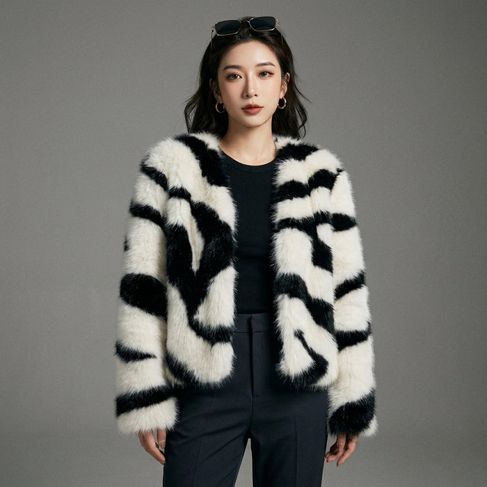 Manteau court en fausse fourrure motif zèbre noir et blanc - K-fashion - Taille S 40-52.5kg