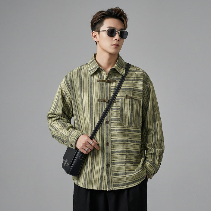 Chemise oversize rayée avec boucles, style K-fashion décontracté. Idéale pour un look urbain. - Taille M