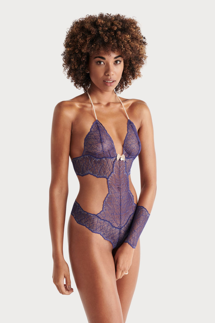 Bracli Sydney Daisy Pearl Blue Lace Glove